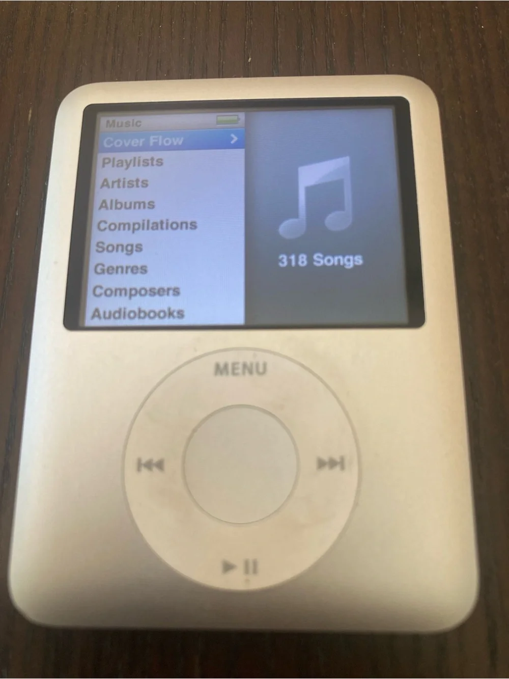 Apple iPod Nano 3rd Generation 4GB Model A1236 Silver with Nike pod/ Working